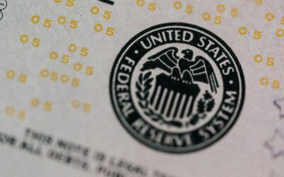 Federal Reserve Bank, eller "Fed", är USA:s centralbankssystem. Den fungerar som den primära regulatorn av den amerikanska dollarn, såväl som "sista utvägens långivare" för andra banker.